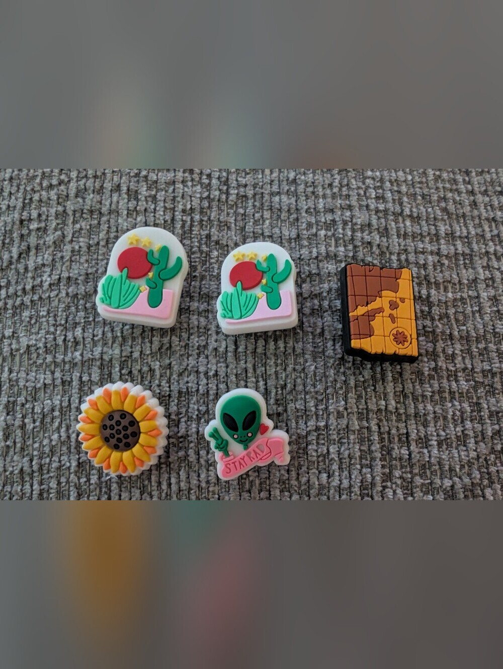 Cute Alien & Desert  Sunflower Croc Charms - Green Pink Red Brown 5 Charm Crocs
